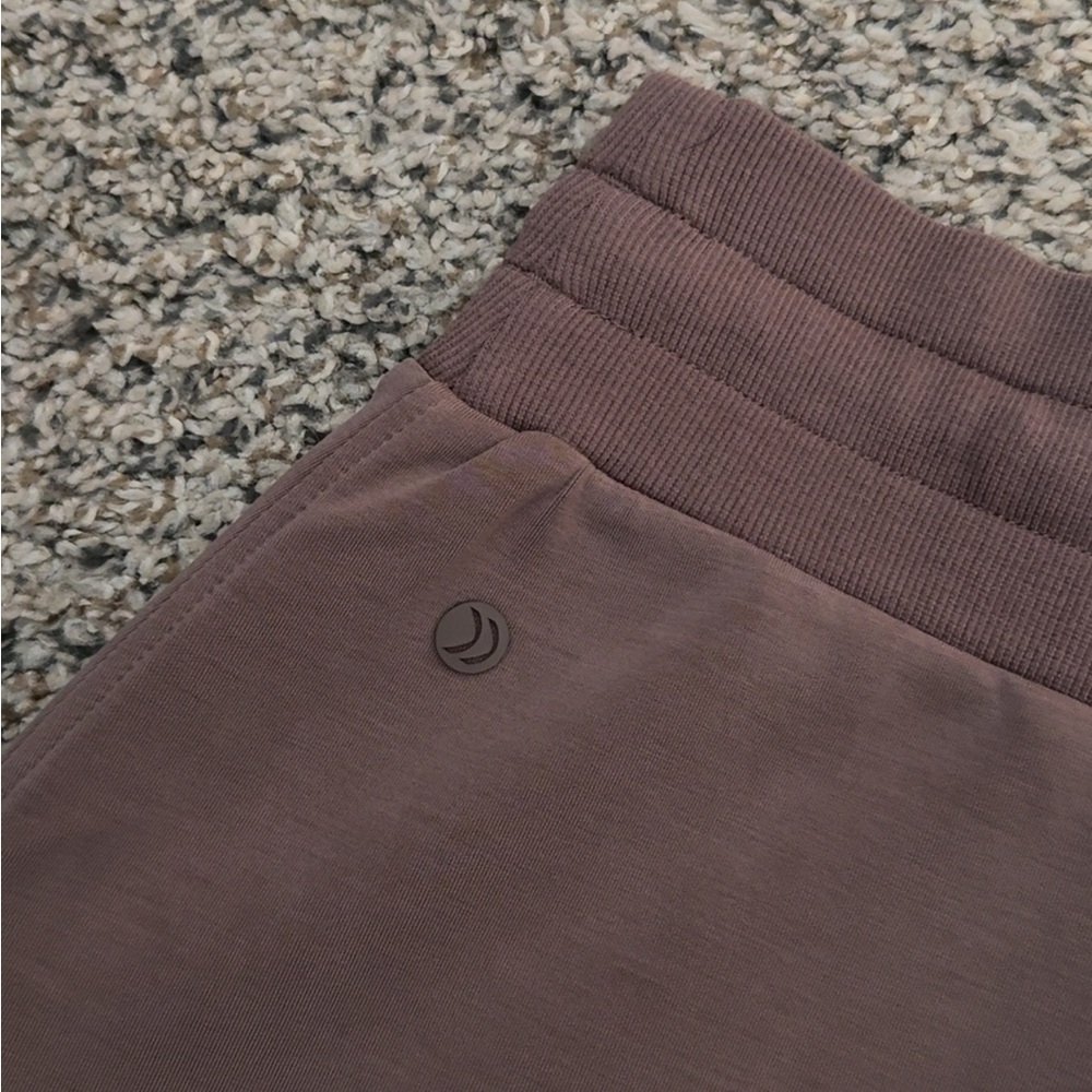 Stylish Women's Taupe Mini Skirt - Picture 10 of 11